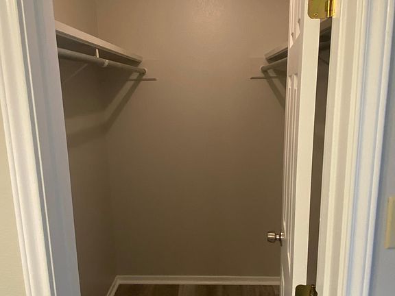 4th image of 215 Prairie Wind Blvd