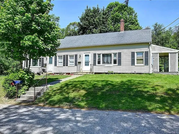 50 Old West High St #2, East Hampton, CT 06424