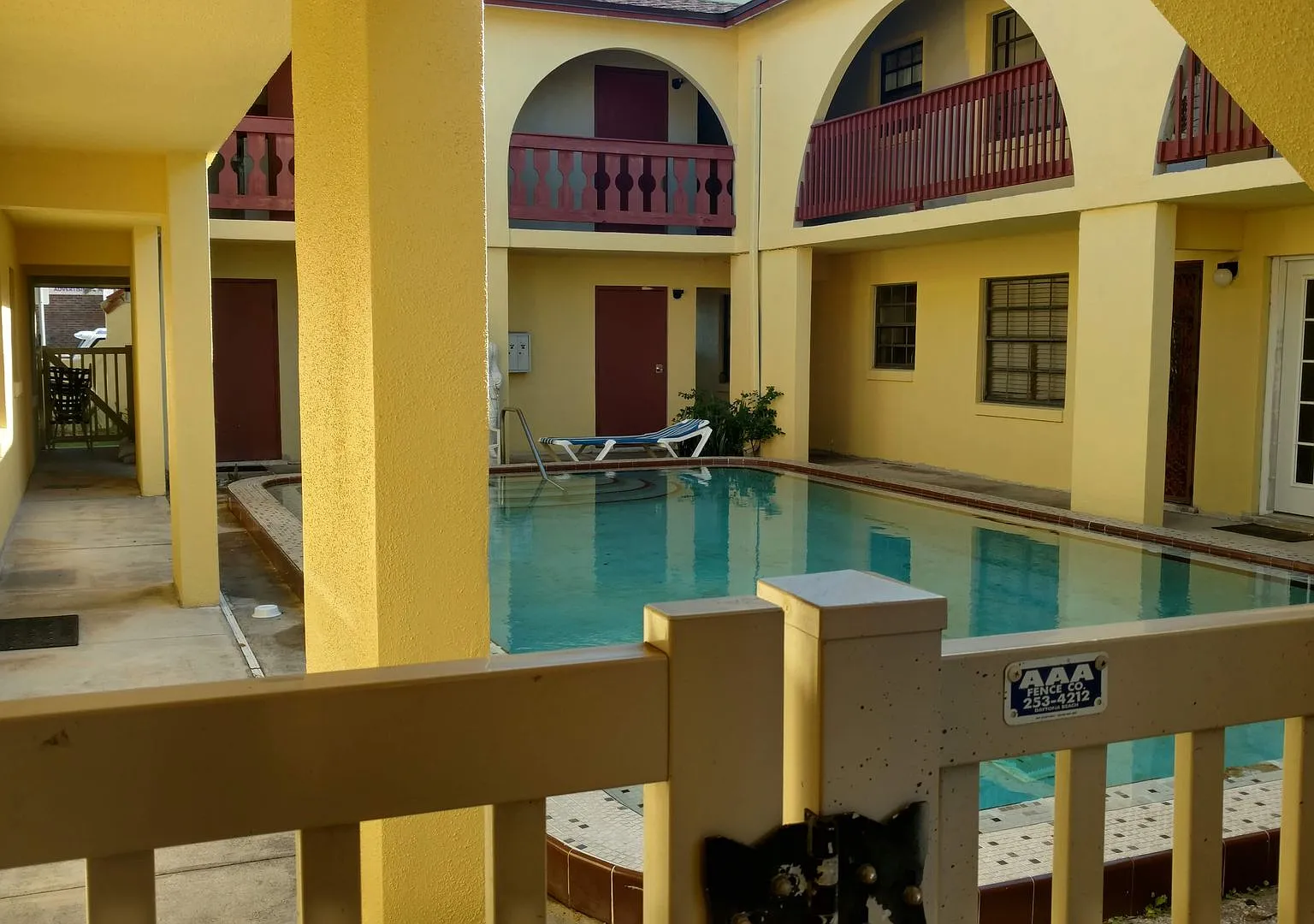 Spacious 2 Bedroom 2 Bathroom Condo Fully Furnished unit — Photo 1