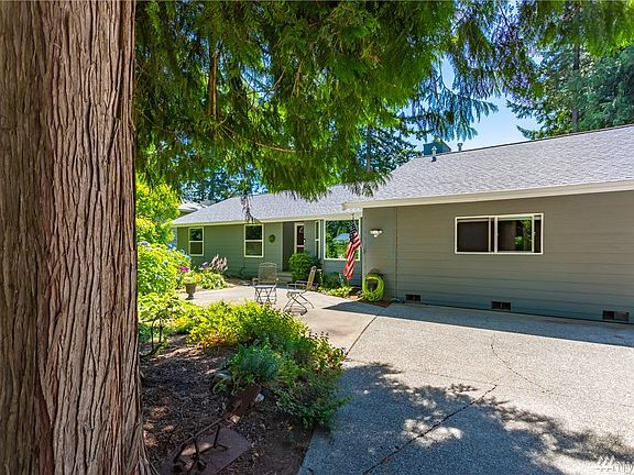2nd image of 8528 Lynnwood Dr