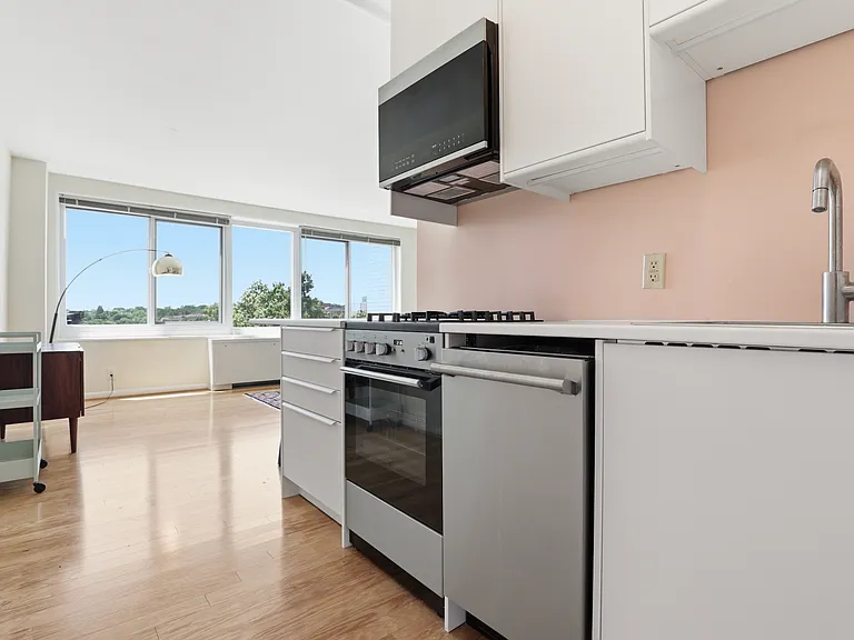 1330 New Hampshire Ave NW #715 — Photo 12