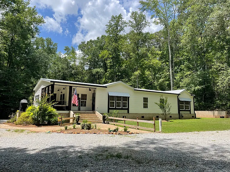 424 Old Jones Rd — Photo 9
