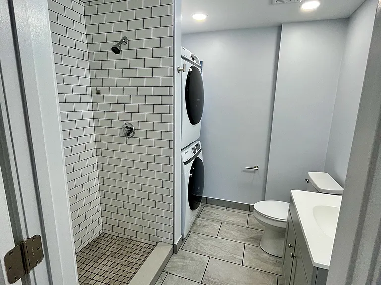 200 Bulgarmarsh Rd #B2 — Photo 10