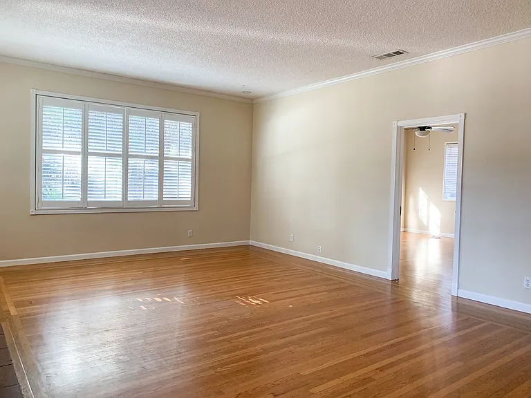 198 Dalma Dr — Photo 2
