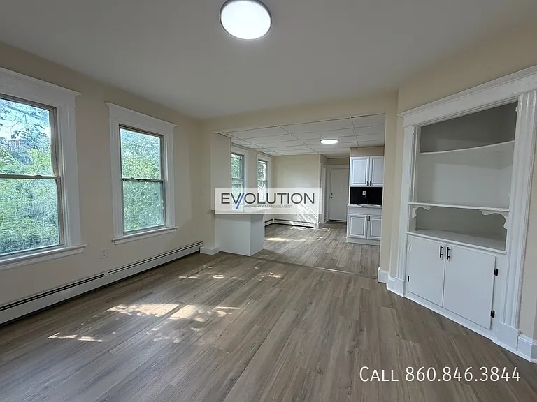 906 Park St #2W — Photo 2