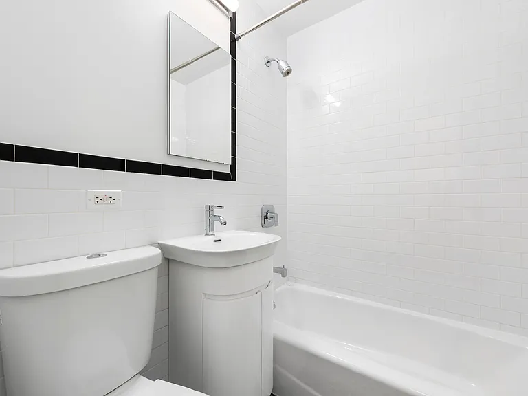 221 E 89th St #1B — Photo 6