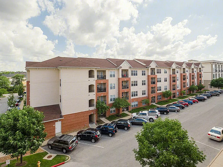 Kirkwood Station Plaza Apartments — Photo 13