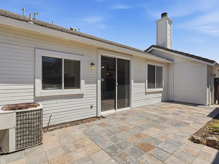 9386 Laguna Pointe Way — Photo 12