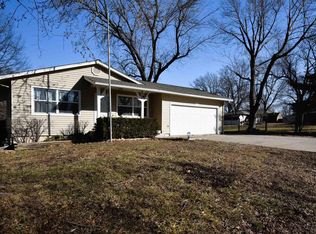 4612 SW 9th St, Topeka, KS 66606