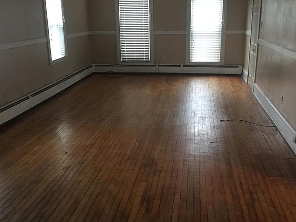 4th image of 25 Washington St #1
