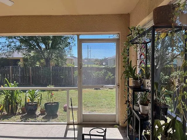 1736 SW 15th St — Photo 9
