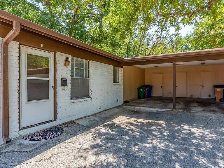 2502 Trailside Dr #B — Photo 20