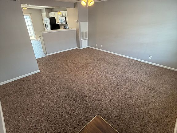 5th image of 2961 S Rutherford Blvd APT B-4