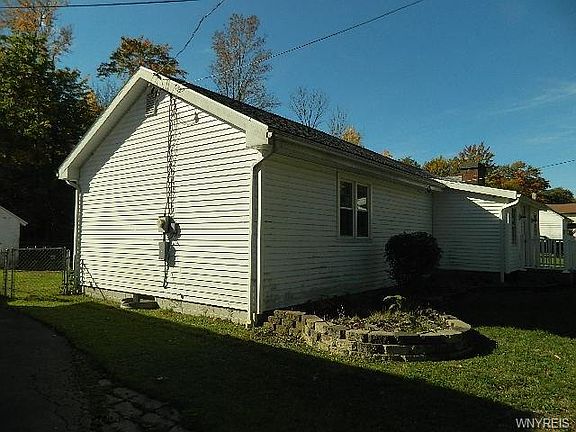 2nd image of 401 E Pleasant Ave