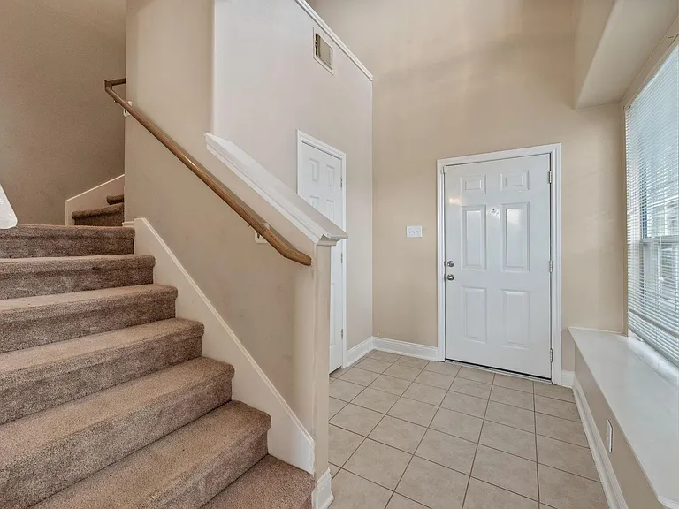 8714 Thistlemoor Ln — Photo 4
