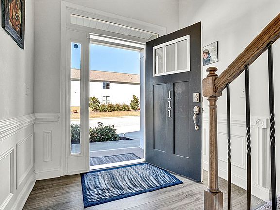 4th image of 111 Pelham Glen Way