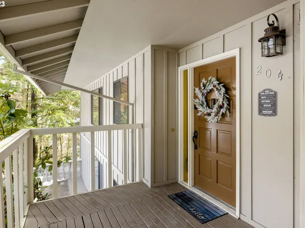 204 Cervantes, Lake Oswego, OR 97035