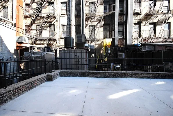 Rented by Bold New York | media 44