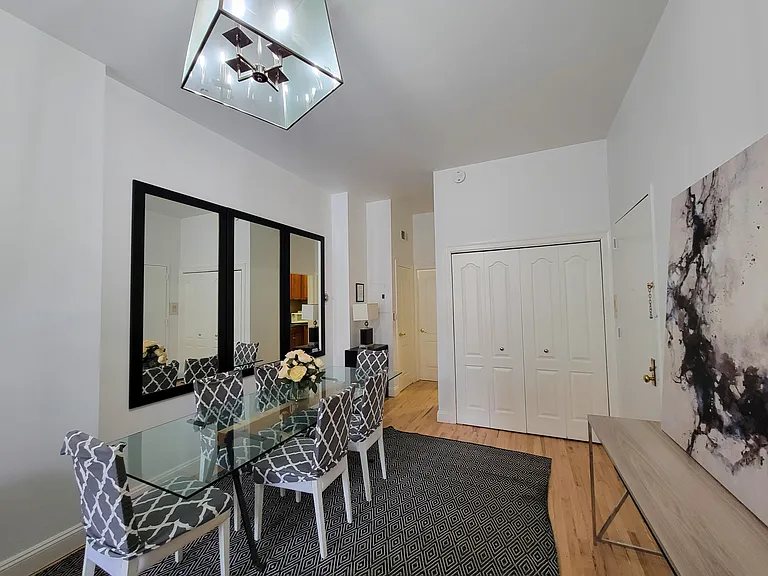 344 E 51st St #4A — Photo 2