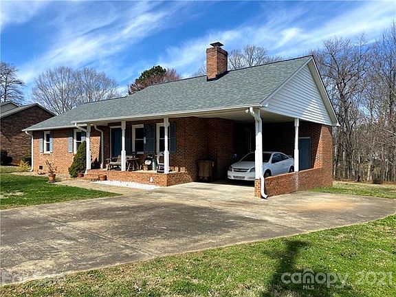 3rd image of 1911 Carolyn Dr