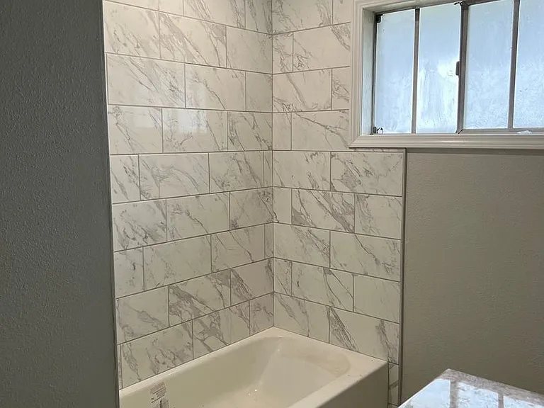 909 Green Rd — Photo 8
