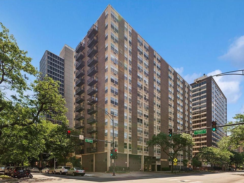 1st image of 3033 N Sheridan Rd APT 601