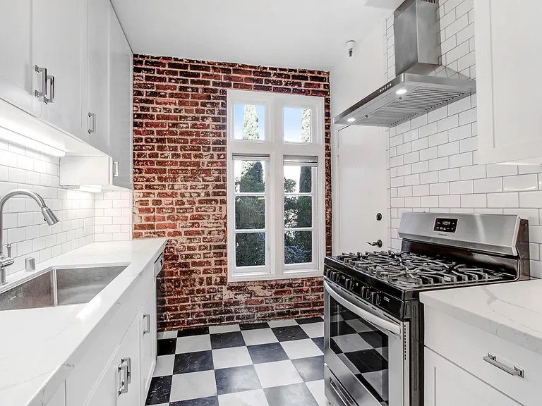 1287 N Crescent Heights Blvd #G — Photo 5