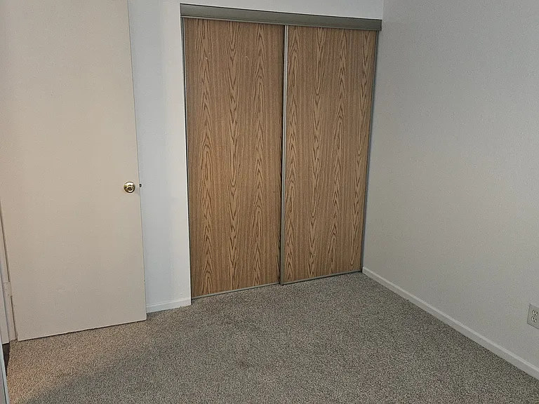 Country Lane Apartments — Photo 31
