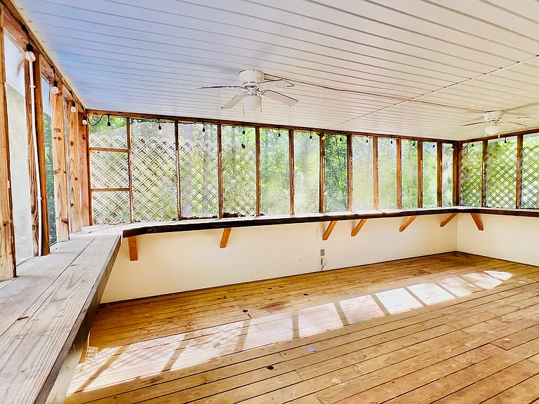 102 Pinewood Dr — Photo 18