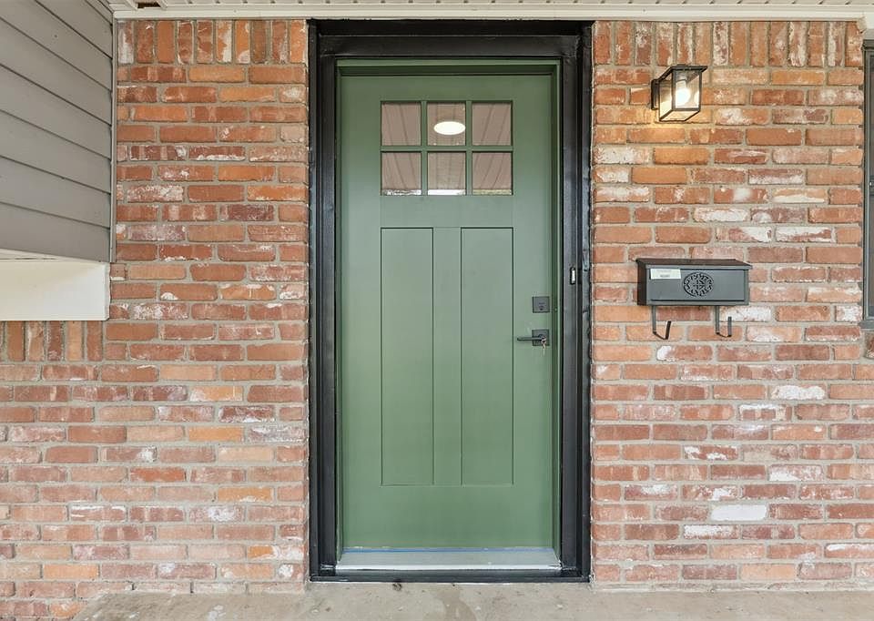 1st image of 1124 Westbrooke Ter