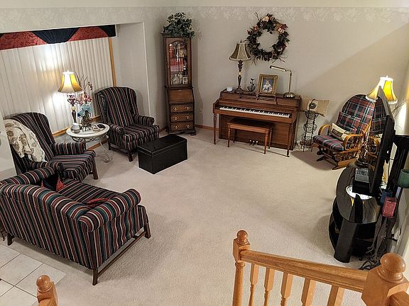 3rd image of 2051 Country Manor Blvd
