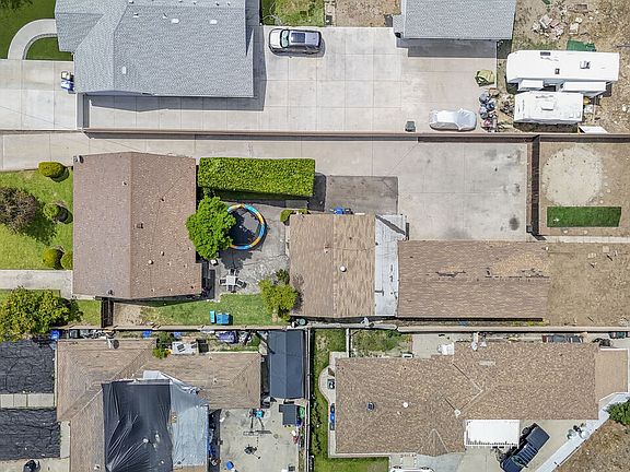 4th image of 505 W 1st St