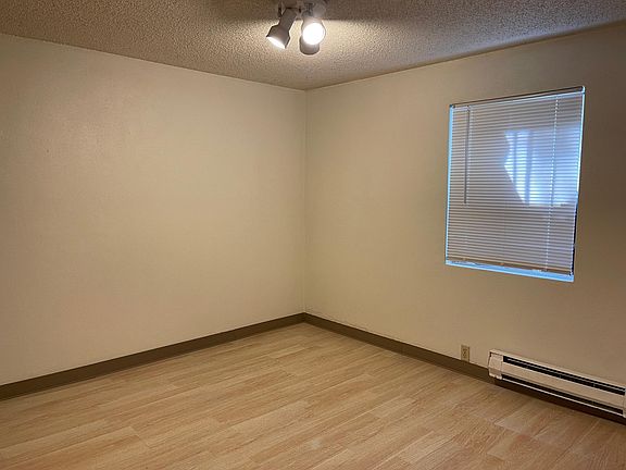 4th image of 2357 W Plymouth St APT 3
