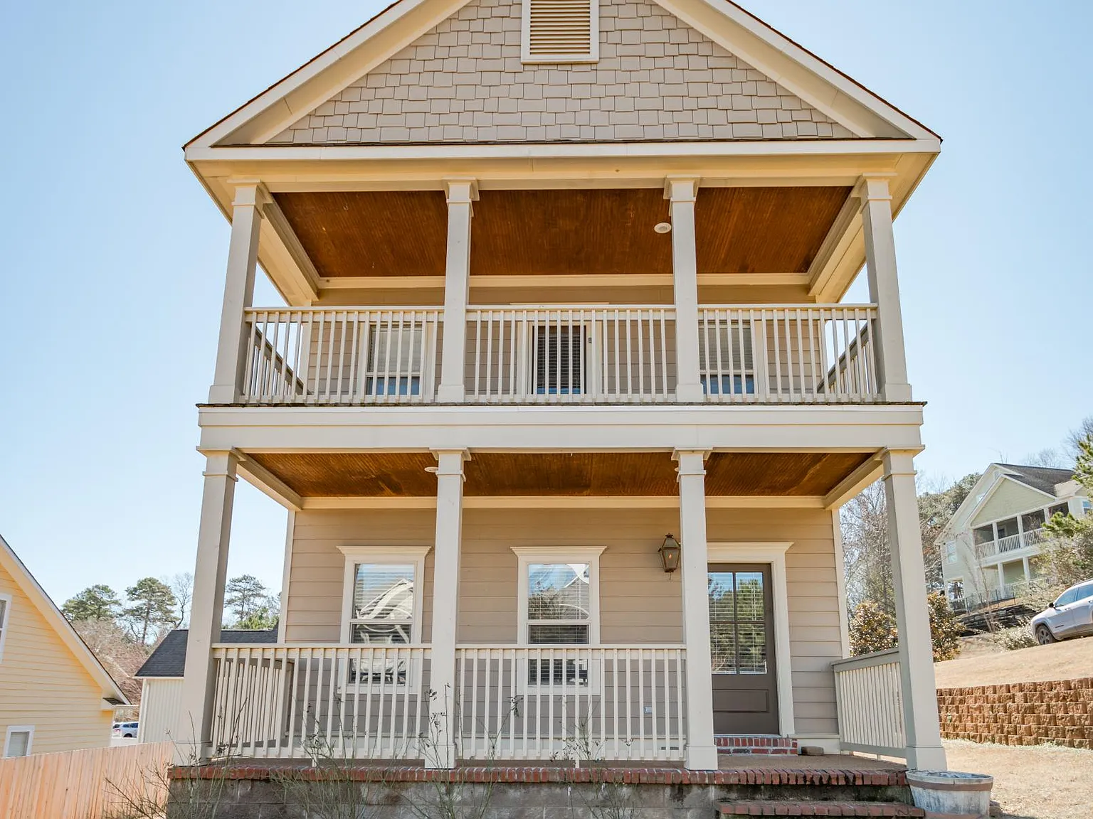 3 bed, 2.5 bath, 1624 sqft, $2,450 — Photo 1