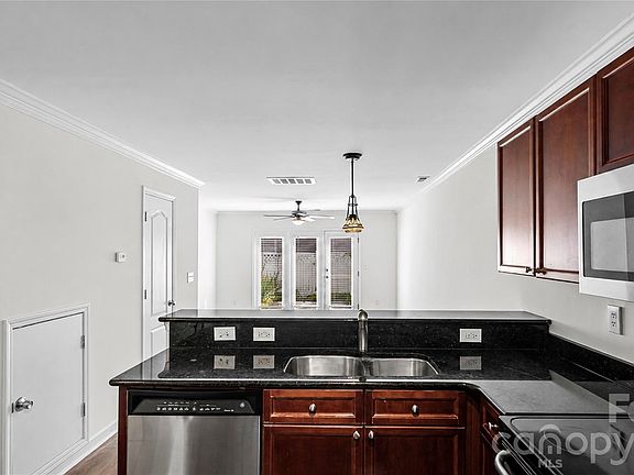 5th image of 1224 Green Oaks Ln APT F