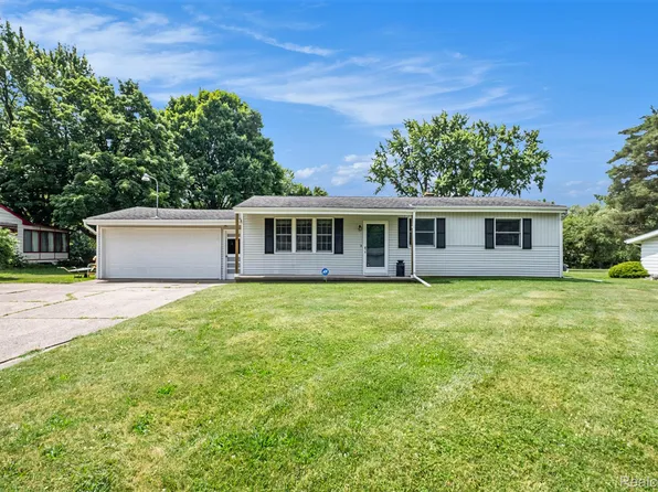 1285 Westwood Dr, Flint, MI 48532