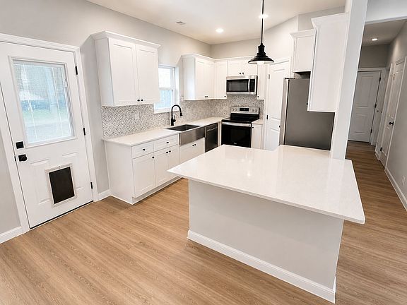4th image of 127 Wells St