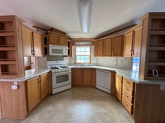 3rd image of 26 Columbia Ave
