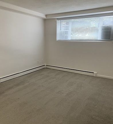 5th image of 69 Grove St APT 12A