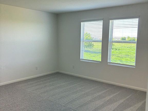 4th image of 702 Gemsbok Rd