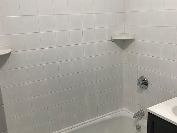 landlord_unit_photo_63048794_11