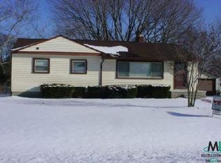 48266 Cardinal St, Utica, MI 48317