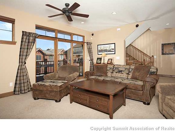 3rd image of 44 LINDEN Lane UNIT 44