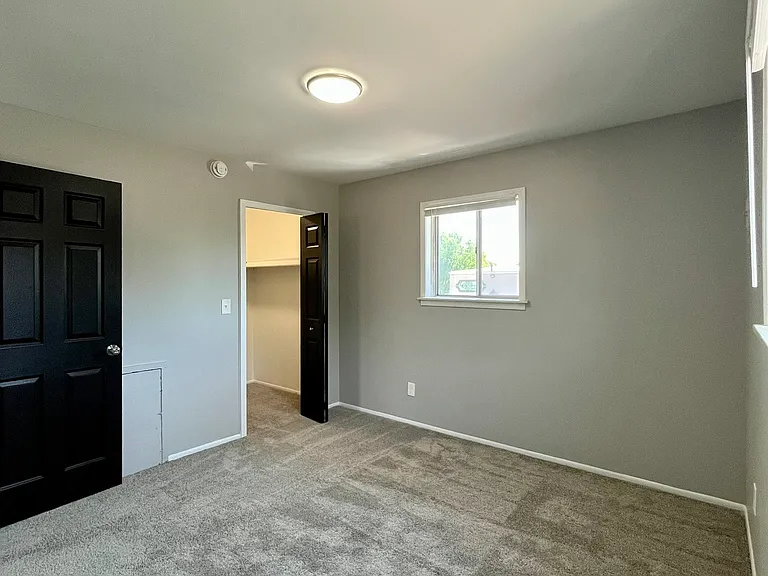 4415 Oakwood Blvd — Photo 8