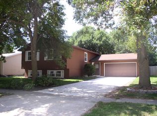 3170 7th St, Marion, IA 52302