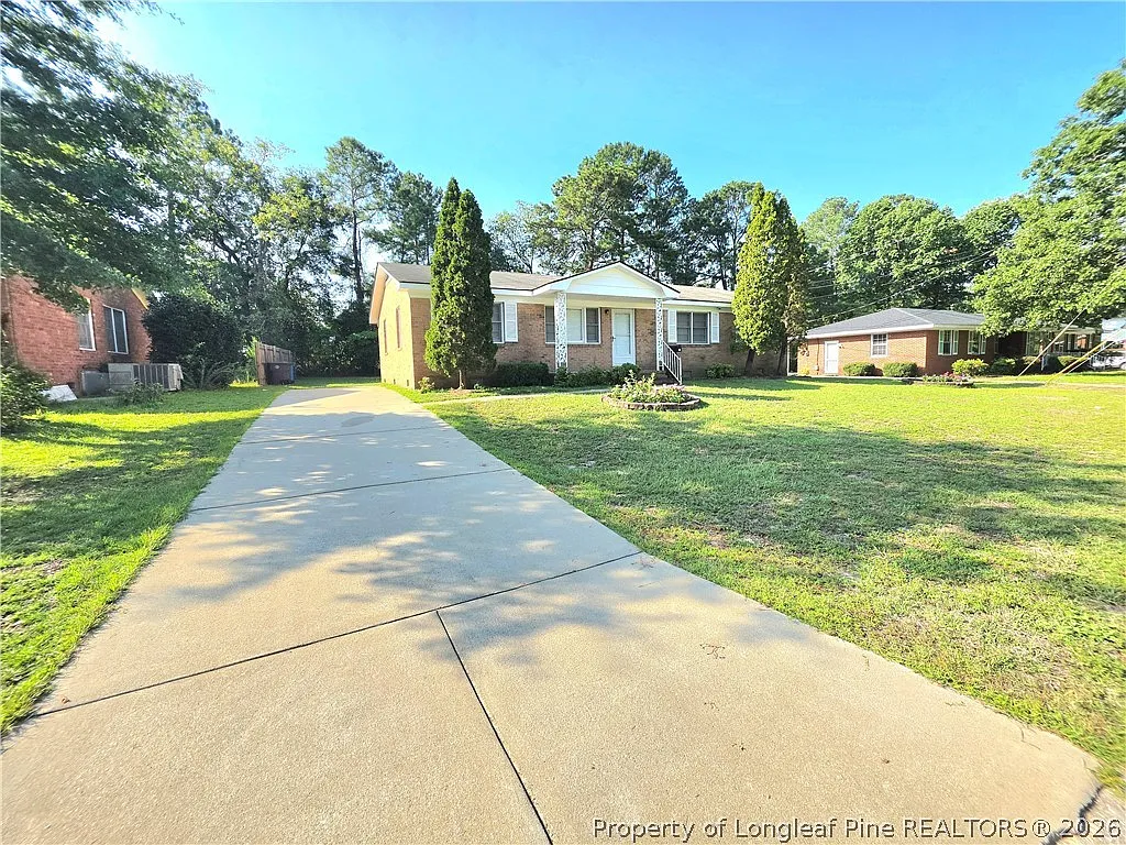 3 bed, 1.5 bath, 1456 sqft, $1,450 — Photo 4