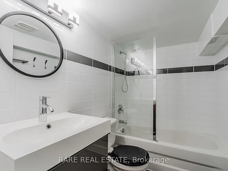 538 Roxton Rd #LOWER — Photo 5