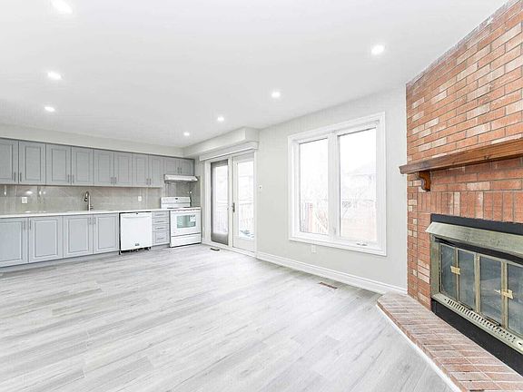 4th image of 10 Sandmere Ave
