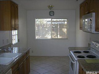4th image of 3623 Lyra St
