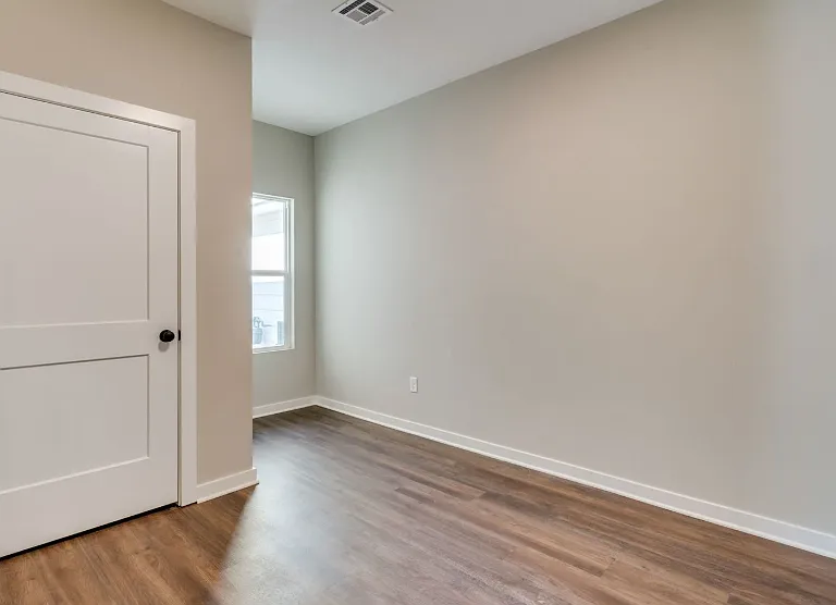 824 S Logan St — Photo 7